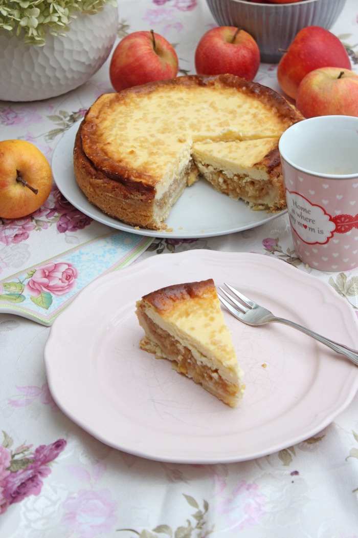 Wunderbar cremiger Apfelrahmkuchen mit Mandeln