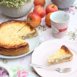 Apfelrahmkuchen mit Mandeln Rezept