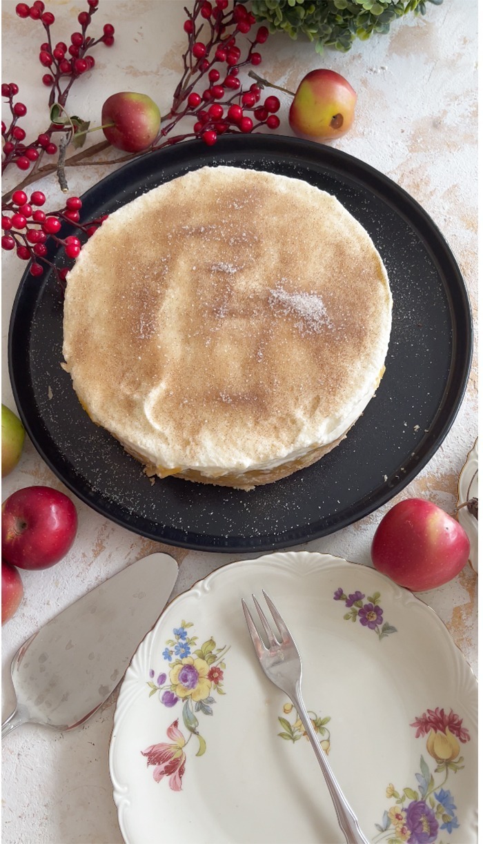 Apfeltorte mit Vanille-Zimt-Sahne Rezept 