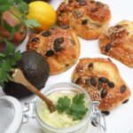 IMG Avocado Mango Creme mit Super Spices und Dinkel Skyr Broetchen 7