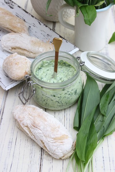 Barlauch Quark Dip Und Dinkelbaguettes