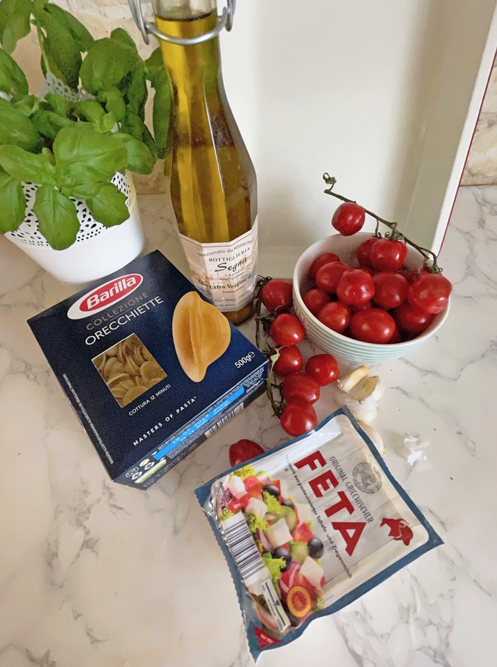 Baked Feta Pasta - nur 3 Zutaten, der TikTok Trend