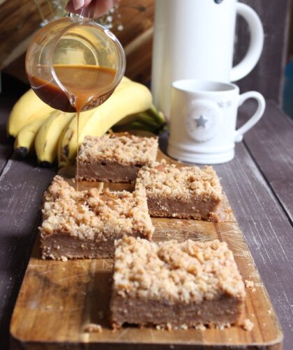 Bananen-Walnuss-Streuselkuchen mit Karamellsoße - Super Einfach 1 IMG Bananen Streuselkuchen mit Karamellsoße 3