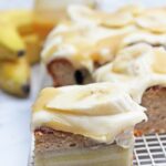 IMG Bananenkuchen mit Karamell Frischkaese Creme 11