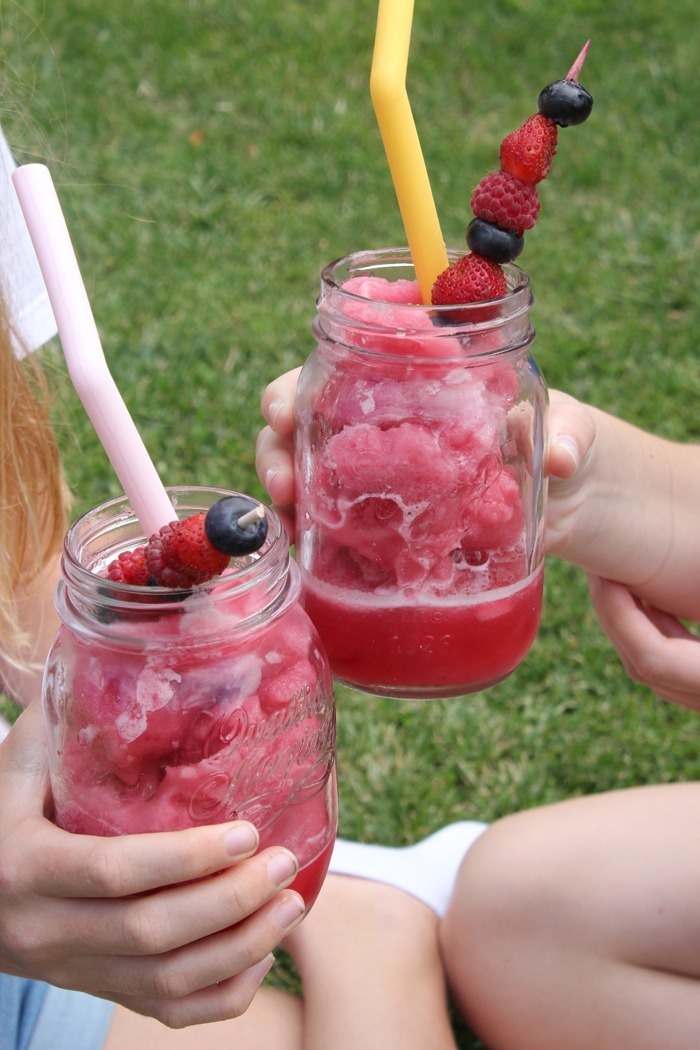Beeren Slush-Eis selber machen mit und ohne Slush Maschine
