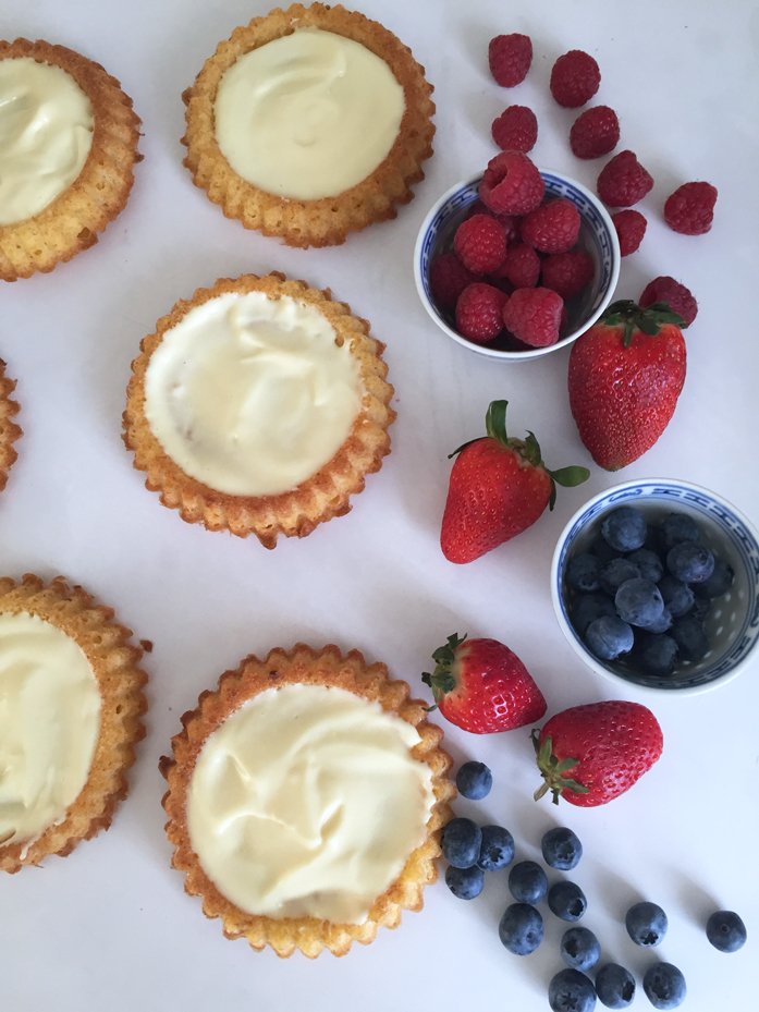 Fruchtige Beerentörtchen mit Vanillecreme - ein Genuss für jeden Anlass!