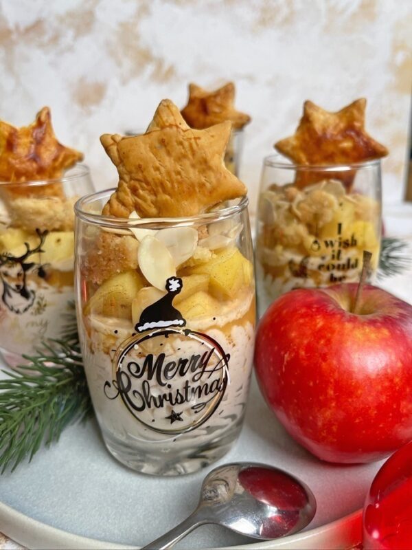 Bratapfel Crumble mit Zimtcreme Dessert im Glas 08