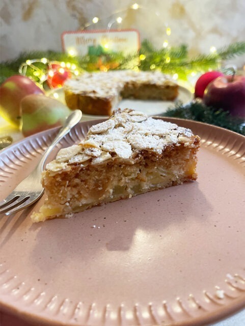 Mega leckerer Bratapfelkuchen mit Marzipan nach Omas Art
