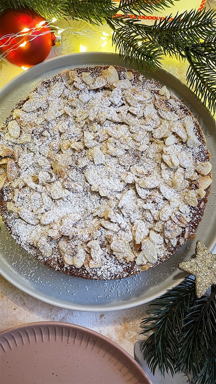 Mega leckerer Bratapfelkuchen mit Marzipan nach Omas Art