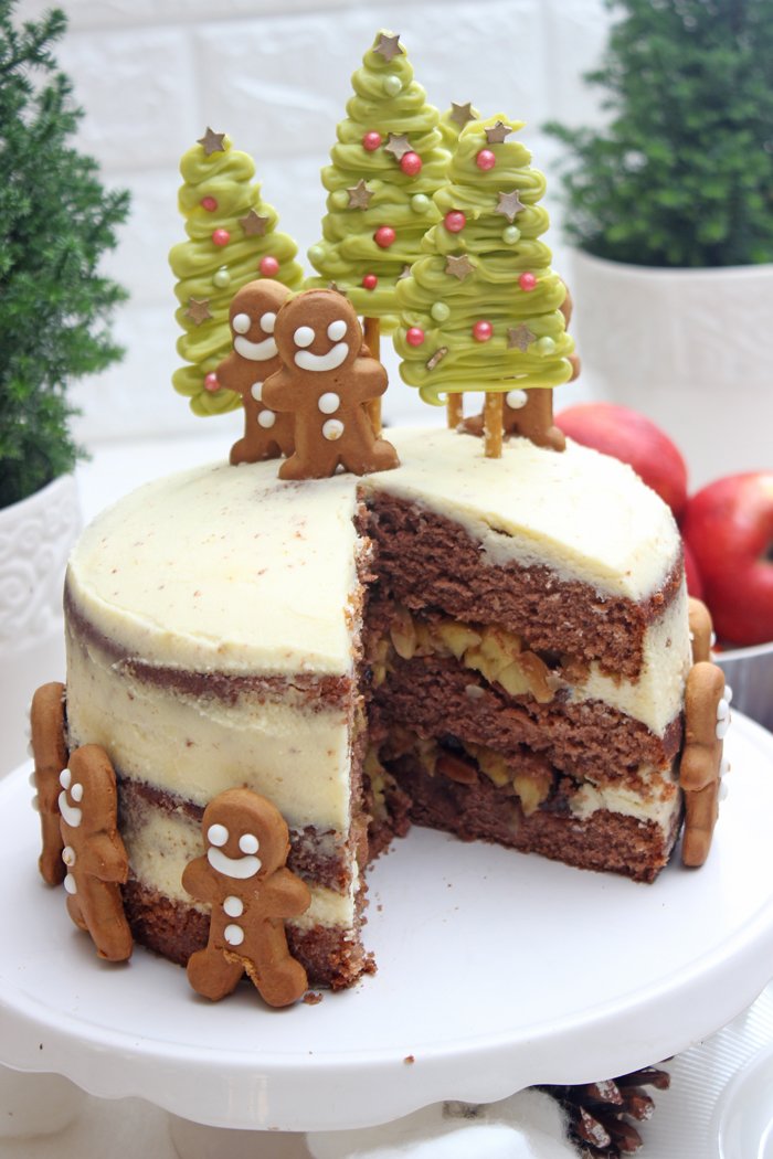 Bratapfeltorte mit lebkuchen und frischkäse-buttercreme - weihnachtliche torte