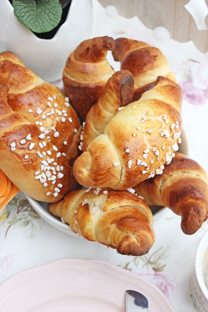Fluffige briochekipferl rezept | super einfach und lecker 4