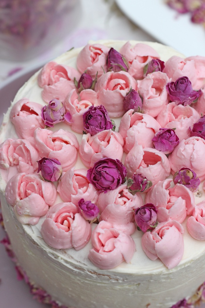 Brombeere-Vanille-Torte mit Rosie Rose 