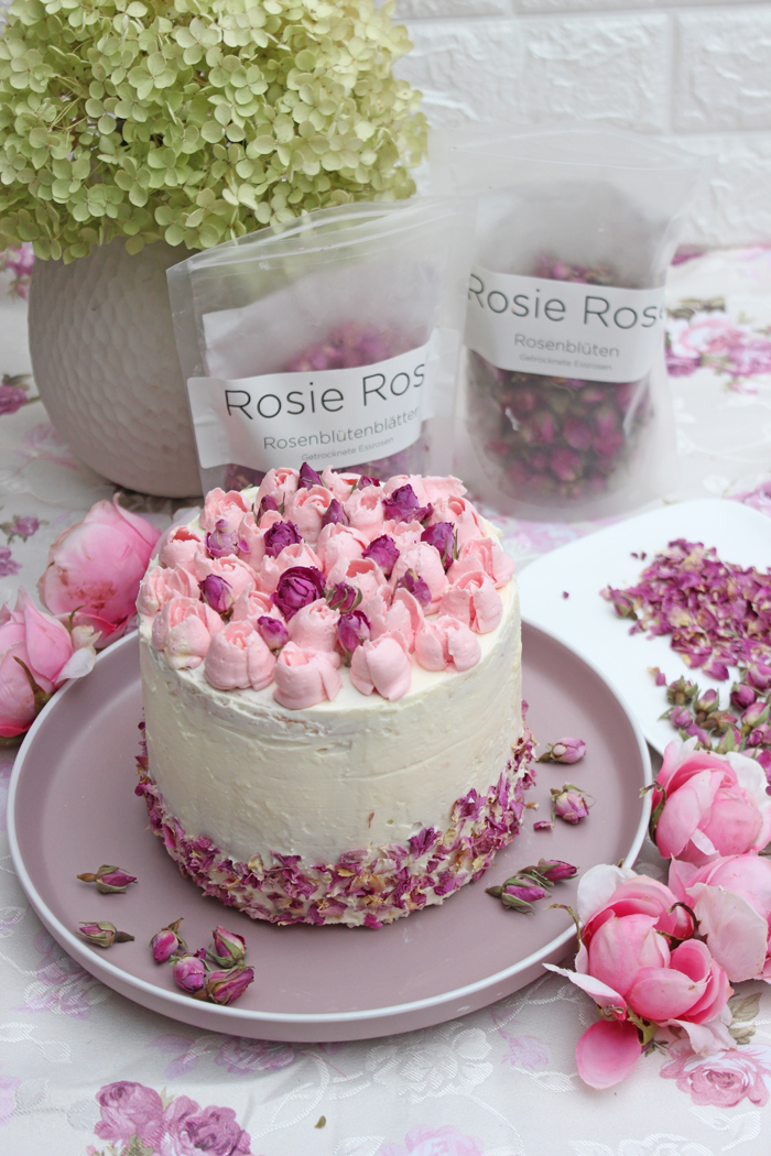 Brombeere-Vanille-Torte mit Rosie Rose 