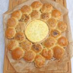 IMG Brotkranz mit Ofenkaese Rezept 8