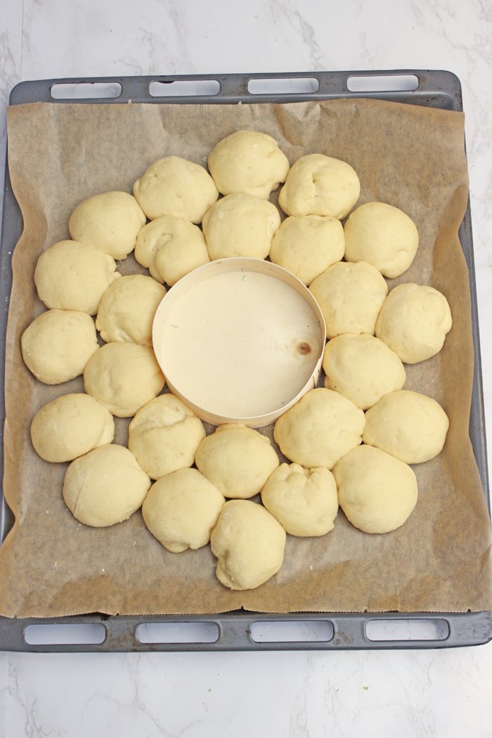 Brotkranz mit Ofenkäse Rezept