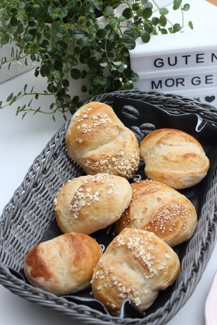 Buttermilchbrötchen Rezept