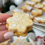 IMG Butterzarte Orangenplaetzchen in Schneeflockenform Rezept 10