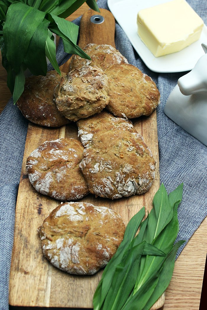 Bärlauch Brötchen mit Roggen Rezept Bärlauch Brötchen mit Roggen Rezept