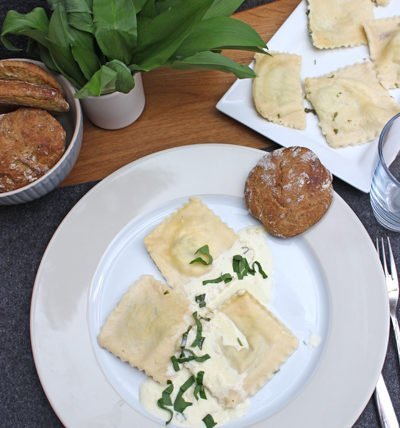 Bärlauch-ravioli mit parmesan-sahne-sauce rezept 1