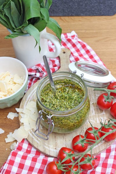 Bärlauch-Tomaten-Pesto Rezept - super lecker unn schnelle gemacht 4