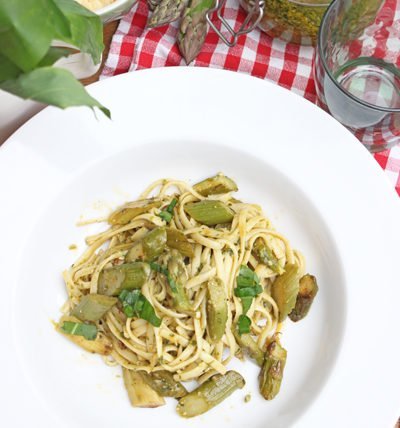 Bärlauchpesto mit Linguine und grünem Spargel 2