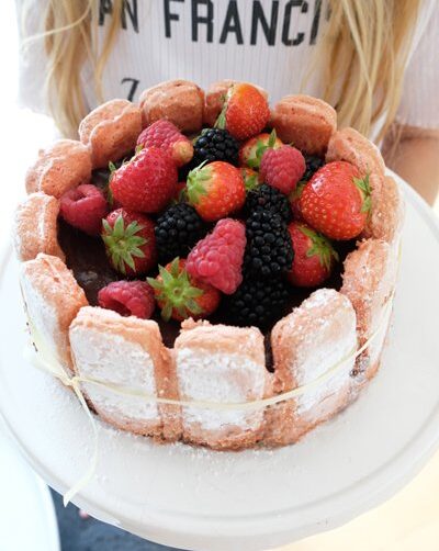 IMG Charlotte au chocolat mit Biskuits Roses de Reims tl