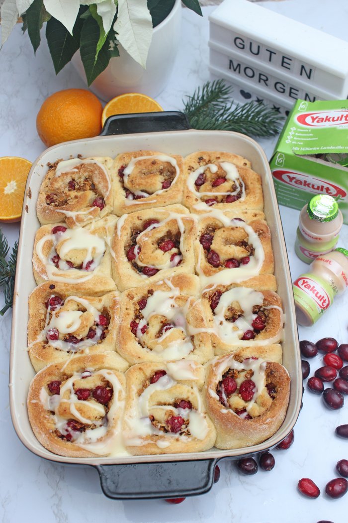 Christmas Cinnamon Rolls UND Adventsstimmung ohne Stress mit Yakult