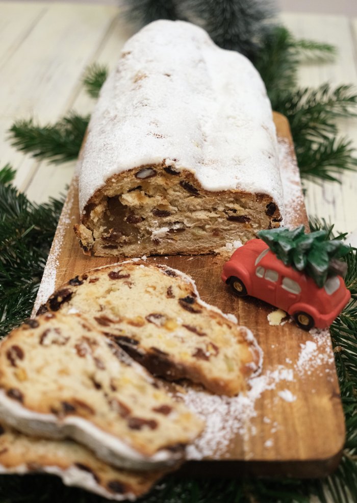 Christstollen mit Marzipan - Ein wunderbar aromatisches Rezept