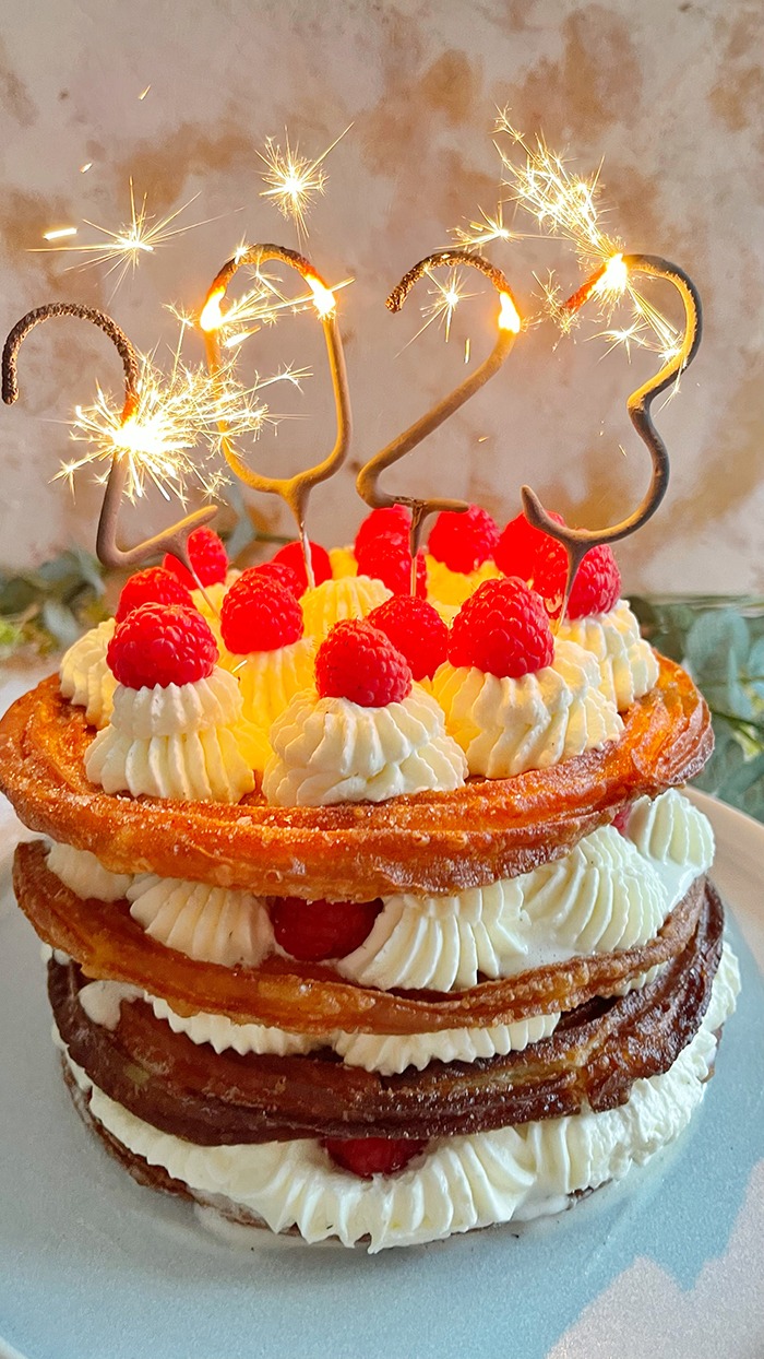 Churros-Torte mit Himbeeren und Sahne & Happy New Year 2023!