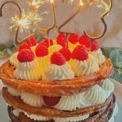 IMG Churros Torte mit Himbeeren und Sahne