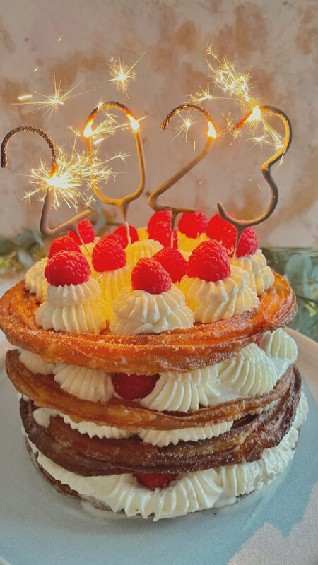 IMG Churros Torte mit Himbeeren und Sahne
