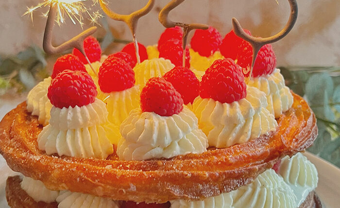 IMG Churros Torte mit Himbeeren und Sahne