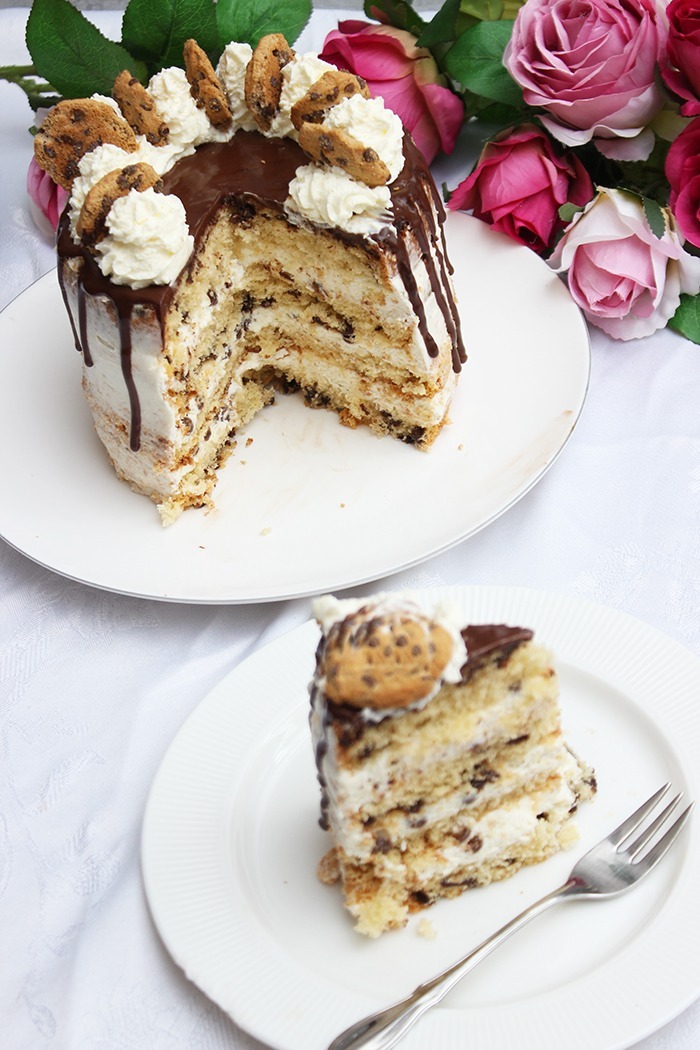 Cookie-Torte mit zartschmelzender Buttercreme und Drip