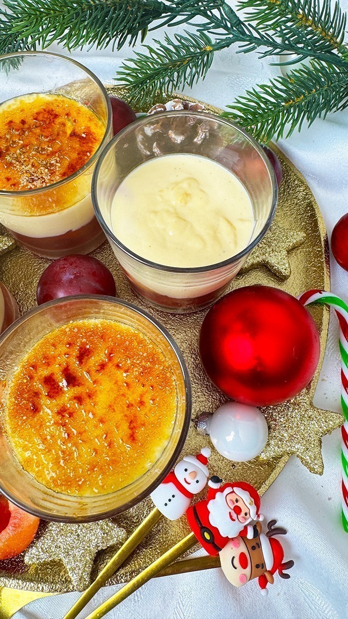Himmlisches Créme Bruleé mit Pflaumen Dessert im Glas 