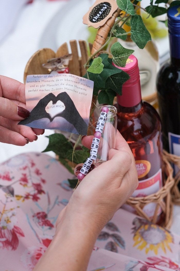 Diy-weinkorb mit barefoot wine für die beste freundin nach dem lockdown