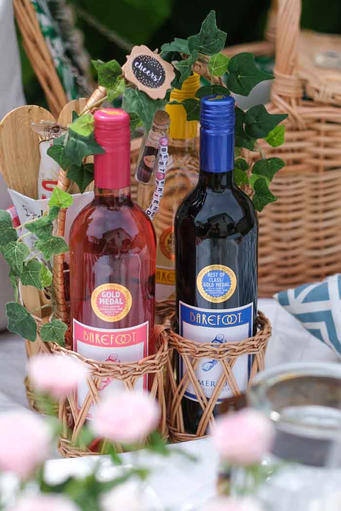 Diy-weinkorb mit barefoot wine für die beste freundin nach dem lockdown