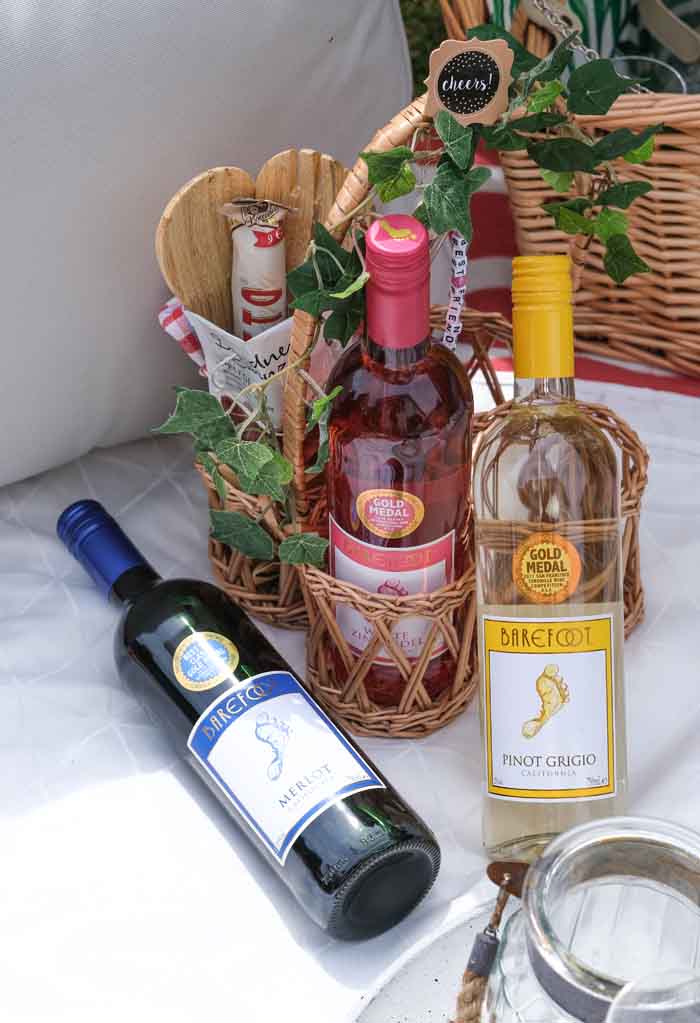 Diy-weinkorb mit barefoot wine für die beste freundin nach dem lockdown