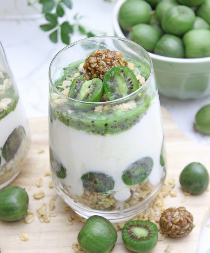 Dessert im Glas mit mini Kiwi, Kokosjoghurt, Grenola - Schnell gemacht 8