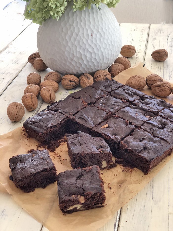 Die leckersten Walnuss-Brownies | Low Carb und zuckerfrei