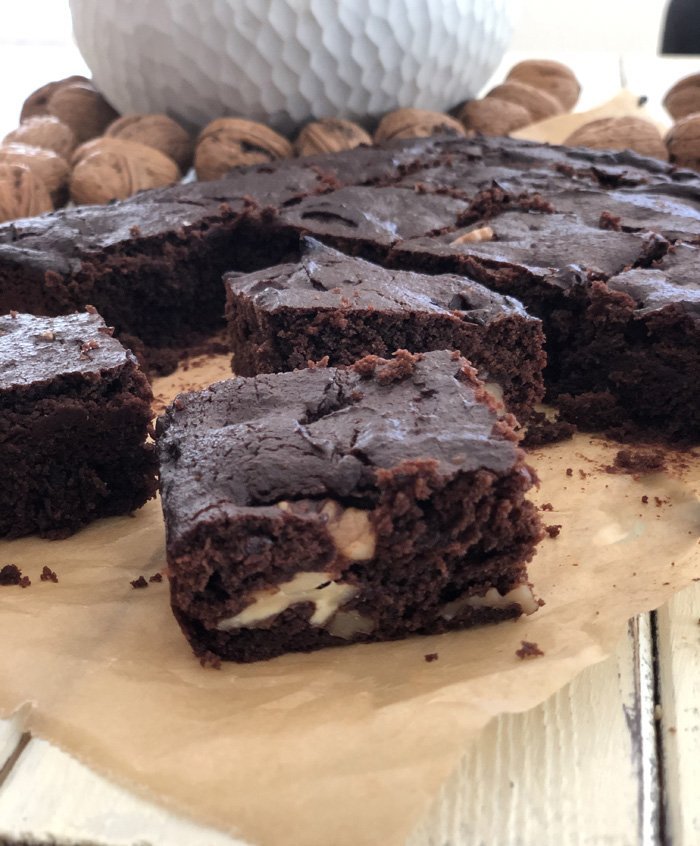 Die leckersten Walnuss-Brownies | Low Carb und zuckerfrei