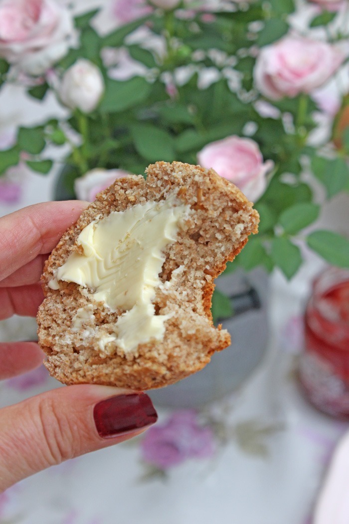 Schnelle dinkel-quark-brötchen
