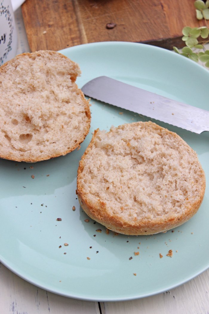 Dinkelbrötchen mit joghurt und mohn-sesam | schnell & einfach
