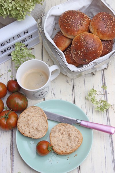 Dinkelbrötchen mit Joghurt und Mohn-Sesam, Brötchen backen, Brötchen selber machen