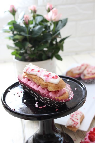 Eclairs mit Erdbeer-Tonkabohnencreme mit Birkmann 15