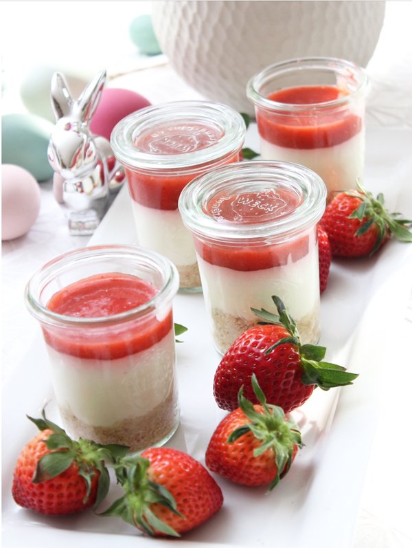 Rhabarber-Erdbeer-Cheesecake im Glas 1
