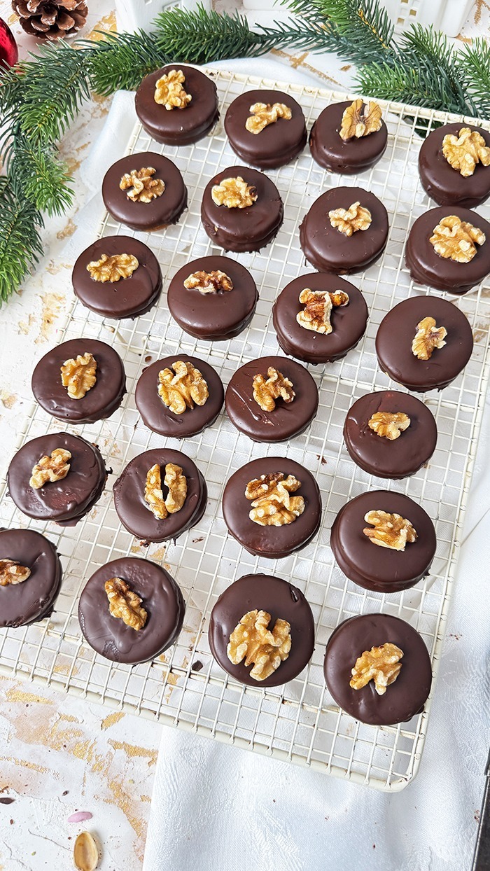 Walnuss-Marzipan-Plätzchen selber backen