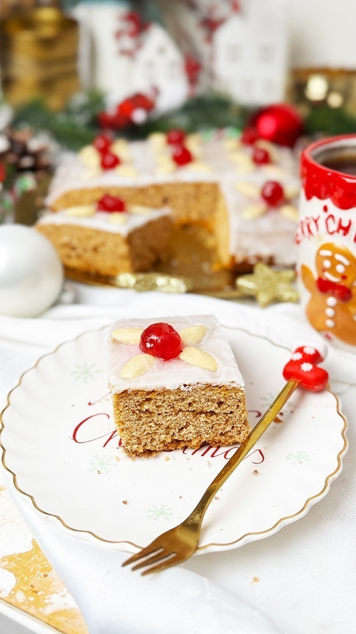 IMG Einfacher Honigkuchen Rezept von Oma 07