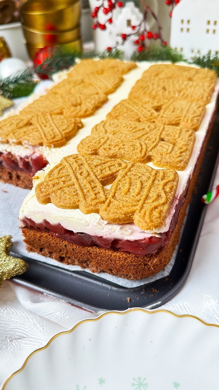 Einfacher Spekulatius Kuchen mit Kirschen vom Blech
