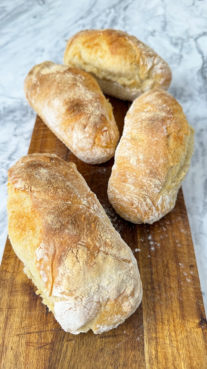 Knuspriges Brot Rezept mit Nur 4 Zutaten - Leicht gemacht