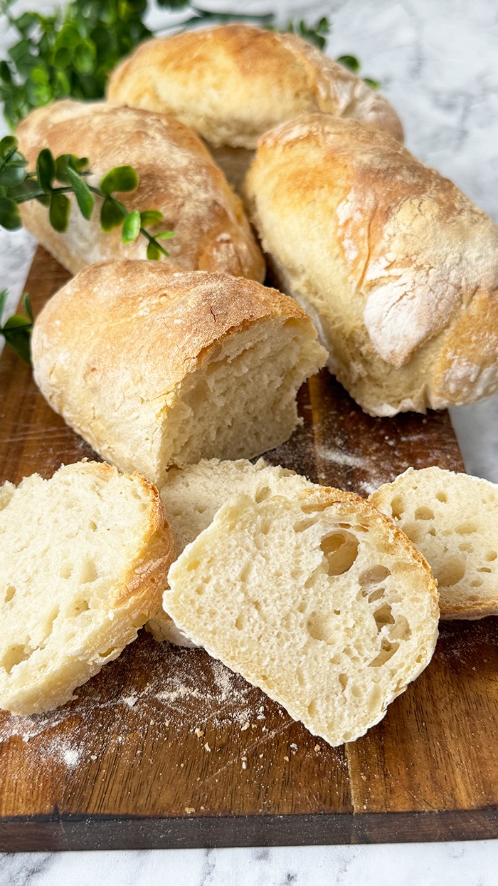 Knuspriges Brot Rezept mit Nur 4 Zutaten - Leicht gemacht